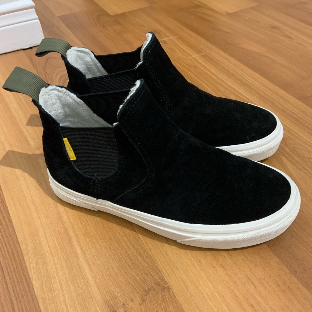 Vans Stay True Hi MTE all weather slip on